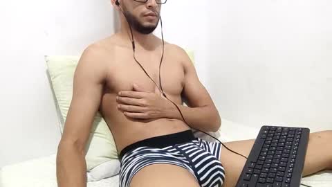 Snapshot of atorres21 chatting on 10, 10, 2025 Torres online show from 10, 10, 2025