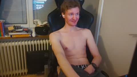 Max Powers online show from 25, 12, 2024