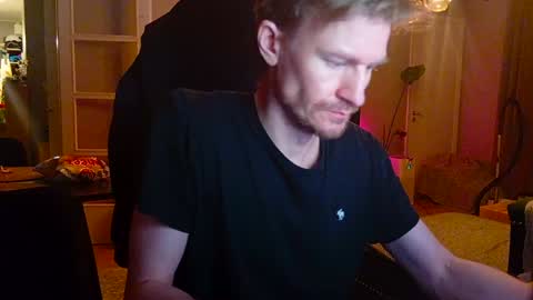 Max Powers online show from 6, 1, 2025