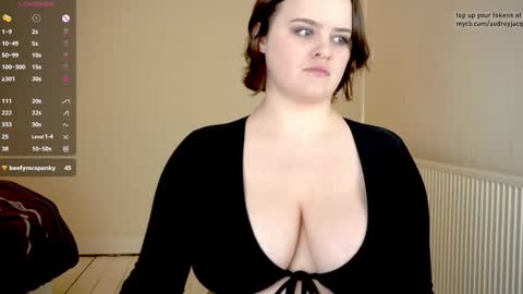 Audrey Jacq online show from 14, 2, 2026