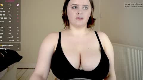 Audrey Jacq online show from 17, 4, 2026