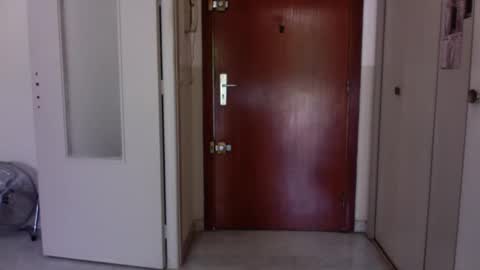 auguste688483 online show from 20, 4, 2026