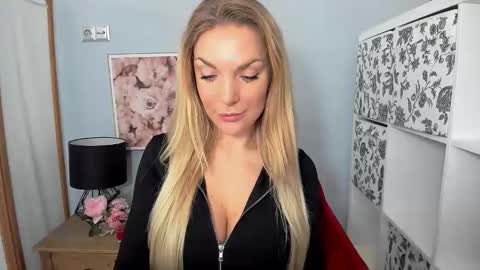 Snapshot of aullorasensual chatting on 11, 12, 2024 AulloraSensual online show from 11, 12, 2024