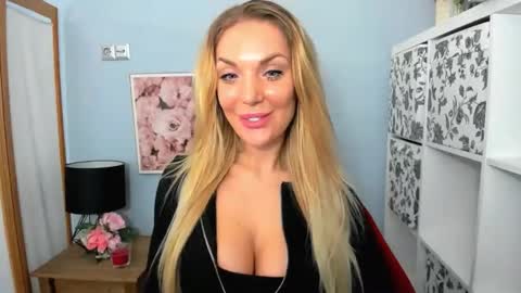 Snapshot of aullorasensual chatting on 18, 12, 2024 AulloraSensual online show from 18, 12, 2024