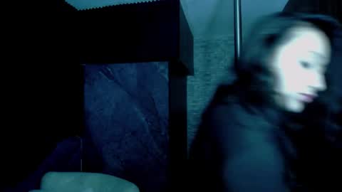 aura_cute_ online show from 16, 4, 2026