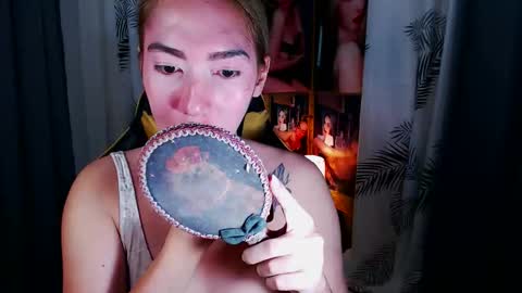 Snapshot of aurakharisma_xx chatting on 20, 3, 2026 Miss awra online show from 20, 3, 2026