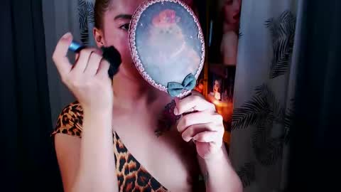 Snapshot of aurakharisma_xx chatting on 24, 3, 2026 Miss awra online show from 24, 3, 2026