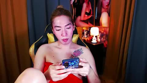 Snapshot of aurakharisma_xx chatting on 8, 4, 2026 Miss awra online show from 8, 4, 2026