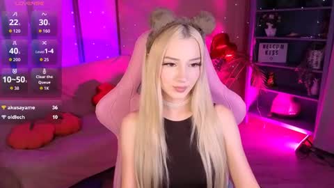 Snapshot of aurasanrise chatting on 13, 7, 2026 Aura online show from 13, 7, 2026