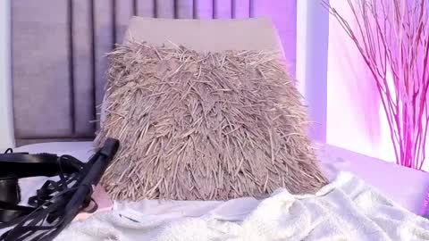 Aura Stone online show from 6, 12, 2024