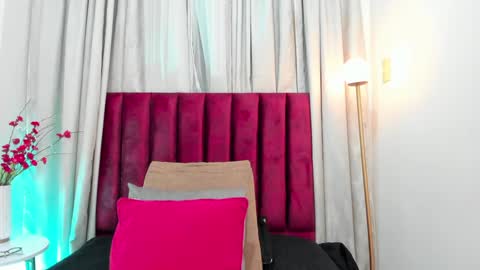 Aura Stone online show from 7, 12, 2024