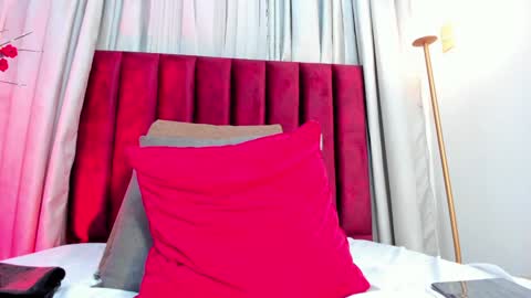 Aura Stone online show from 13, 12, 2024