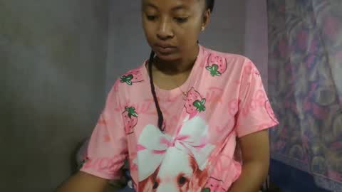 Snapshot of aurelie08 chatting on 19, 5, 2026 aurelie08 online show from 19, 5, 2026
