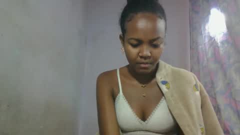 Snapshot of aurelie08 chatting on 20, 5, 2026 aurelie08 online show from 20, 5, 2026