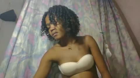 Snapshot of aurelie08 chatting on 31, 5, 2026 aurelie08 online show from 31, 5, 2026