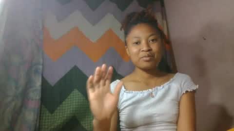Snapshot of aurelie08 chatting on 15, 7, 2026 aurelie08 online show from 15, 7, 2026