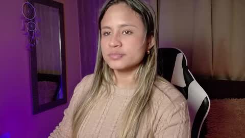 aurora_collins08 online show from 19, 9, 2025