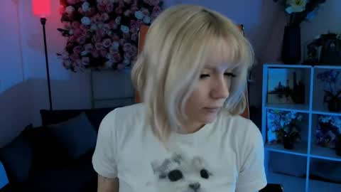 aurorawrenfield online show from 23, 2, 2026