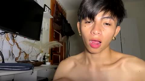 Snapshot of aus_thin02 chatting on 14, 4, 2026 Austin online show from 14, 4, 2026