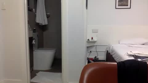 aussieguy59660 online show from 19, 3, 2026