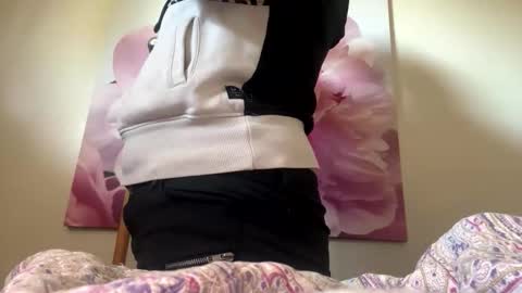 Milf4u online show from 15, 4, 2026