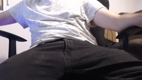 Snapshot of austin_breaker chatting on 12, 10, 2025 austin_breaker online show from 12, 10, 2025