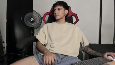 Snapshot of austin_falcon chatting on 14, 2, 2025 Austin online show from 14, 2, 2025