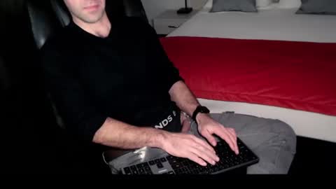 australopithas online show from 23, 11, 2025