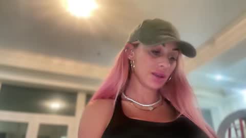 AvalonnFoxx online show from 16, 12, 2024