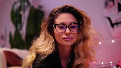 Ava online show from 24, 11, 2025