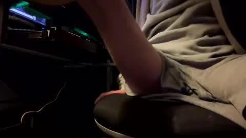 Snapshot of ave7ord chatting on 15, 11, 2025 Ordinary7 online show from 15, 11, 2025