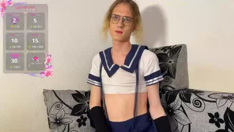 Snapshot of avery_adam chatting on 20, 7, 2026 Alex online show from 20, 7, 2026