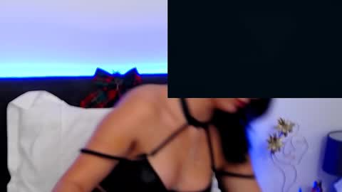 AveryWillow online show from 31, 12, 2024