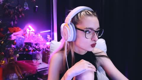 Snapshot of avi_nile chatting on 13, 1, 2025 Avriel online show from 13, 1, 2025