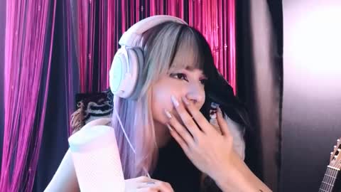 Snapshot of avi_nile chatting on 11, 9, 2025 Avriel online show from 11, 9, 2025