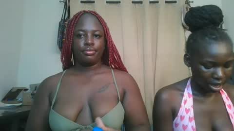 Snapshot of avian_babe1 chatting on 25, 6, 2026 avian_babe1 online show from 25, 6, 2026