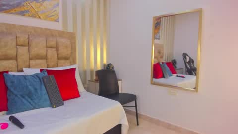 Snapshot of avis_lara chatting on 10, 11, 2025 AVIS online show from 10, 11, 2025