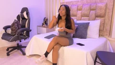 Snapshot of avis_lara chatting on 29, 11, 2025 AVIS online show from 29, 11, 2025