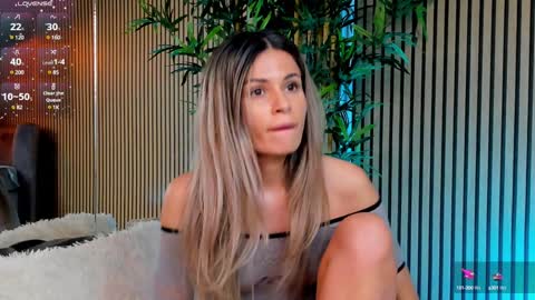 AVRILL CYRUX online show from 28, 1, 2025