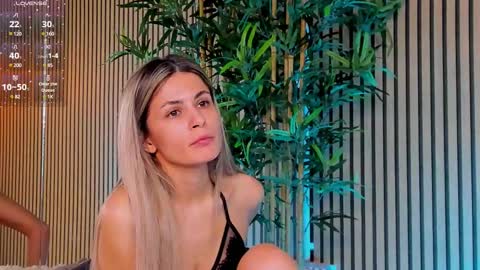 AVRILL CYRUX online show from 28, 2, 2025