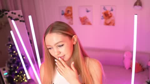 Avrora online show from 23, 1, 2025