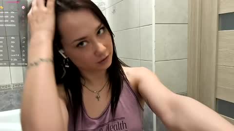 Snapshot of awneedcheer chatting on 31, 5, 2026 Bella online show from 31, 5, 2026