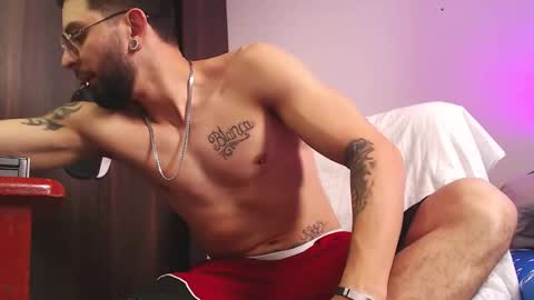 Independiente Model online show from 2, 11, 2025