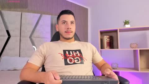 axel_grey_ online show from 28, 2, 2026