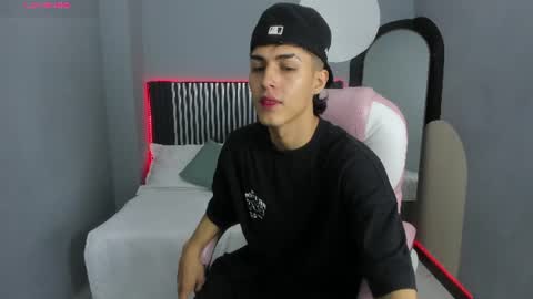 Snapshot of axel_mendoza_ chatting on 16, 6, 2026 A X E L online show from 16, 6, 2026