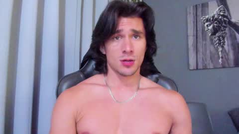 Snapshot of axel_owen chatting on 12, 12, 2024 Axel online show from 12, 12, 2024