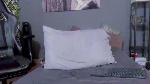 Snapshot of axel_owen chatting on 4, 1, 2025 Axel online show from 4, 1, 2025