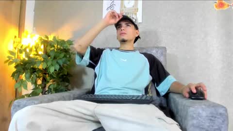 axel  online show from 6, 10, 2025