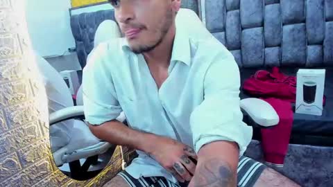 Axell Cross2 online show from 8, 2, 2025