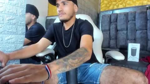 Axell Cross2 online show from 3, 3, 2025